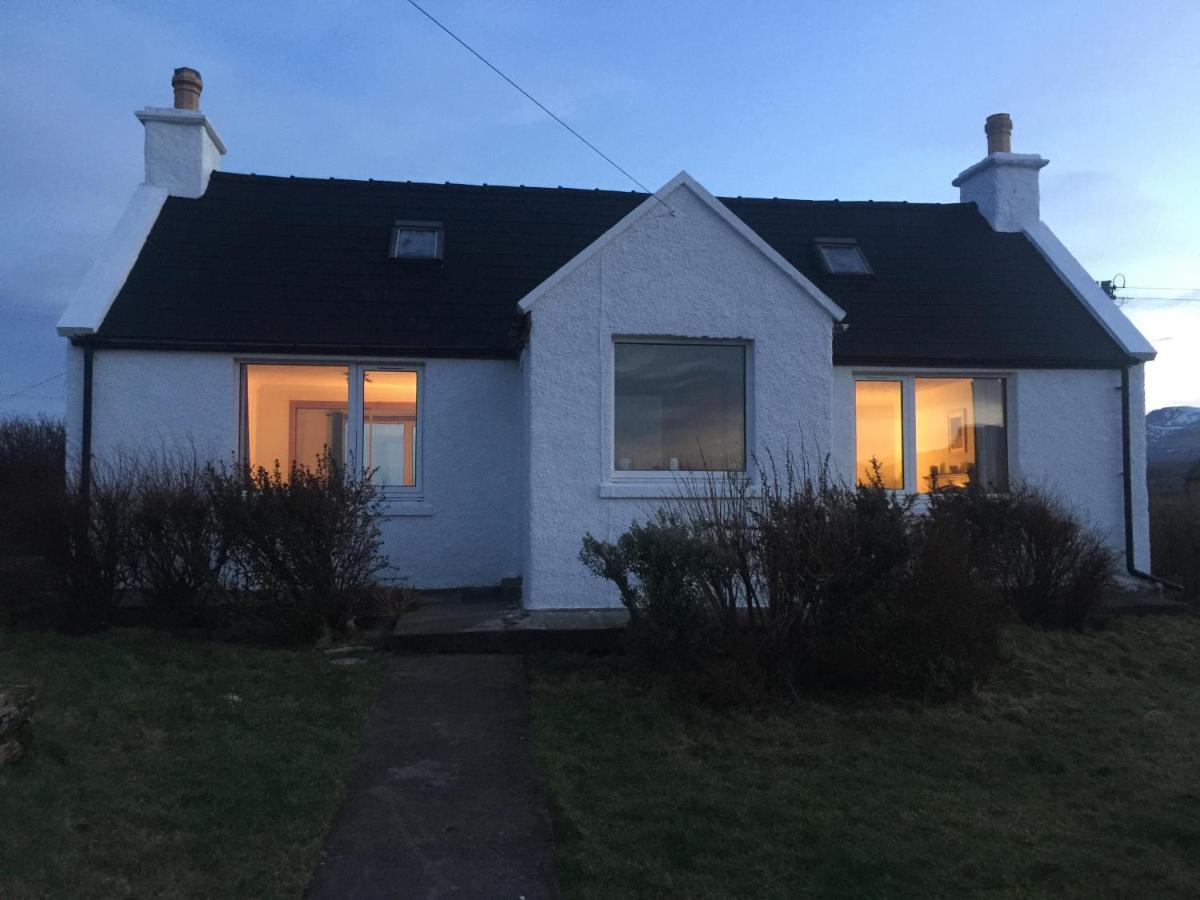 Amber's Cottage Staffin Exteriör bild